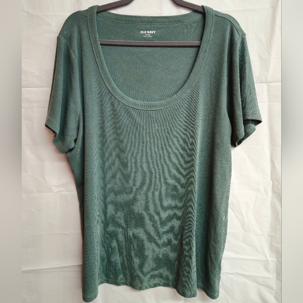 Old Navy Short Sleeve Tee